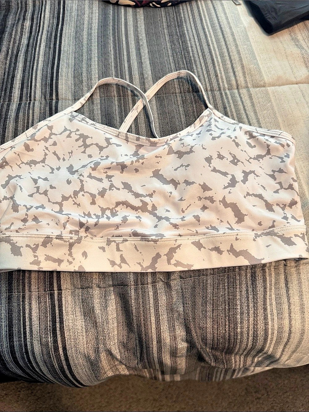 SHEIN Abstract Sports Bra in white & Gray Size Medium